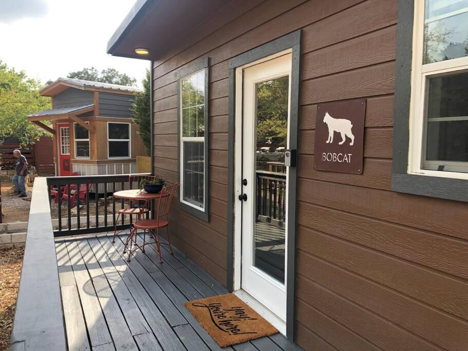 The Bobcat Cabin - The Cabins At Rim Rock ออสติน ภายนอก รูปภาพ